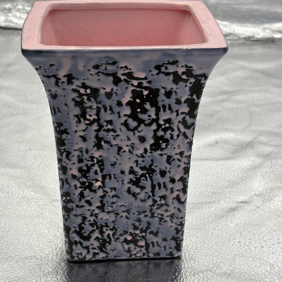VTG McCoy Pottery Vase Pink Black Speckled Ceramic‎ Mid-Century Modern Signed - Picture 2 of 14